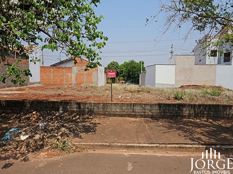 TERRENO NO PARQUE VAROTTI