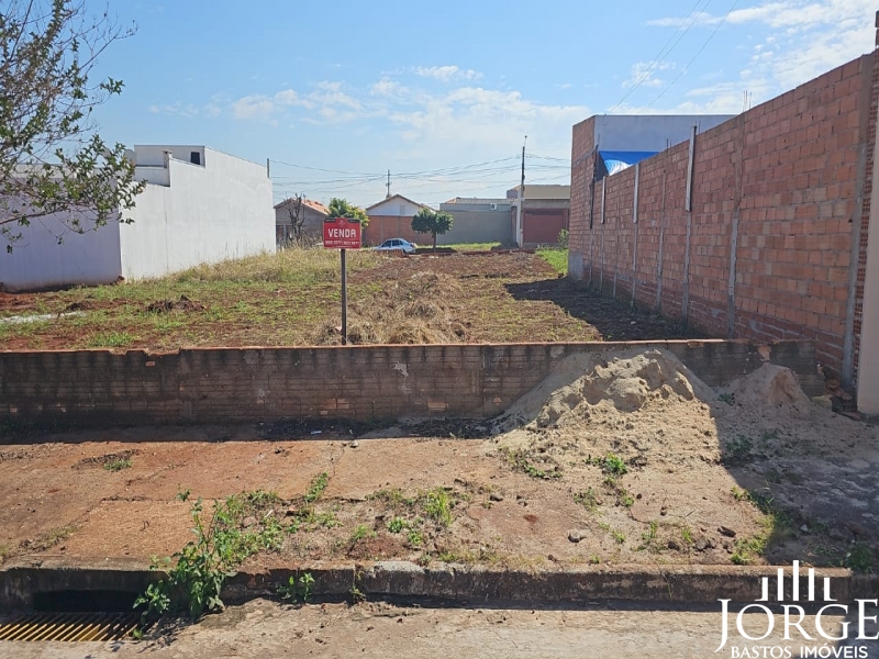 TERRENO NO PARQUE VAROTTI
