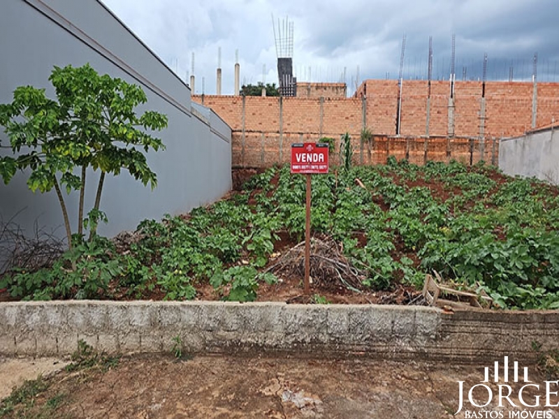 Terreno no Jardim Milano 