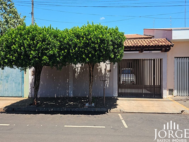 Casa com Ótima Localização no Jardim Santa Cecília