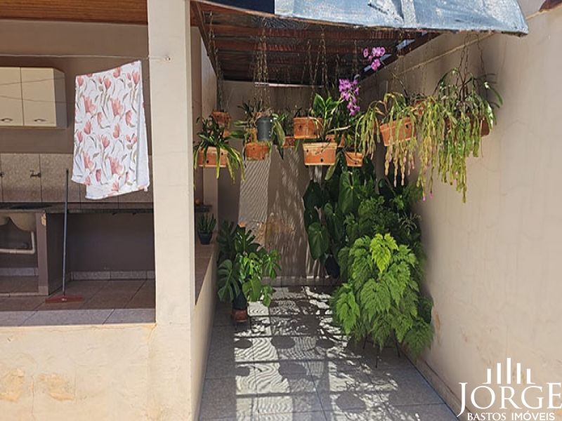 Casa com Ótima Localização no Jardim Santa Cecília