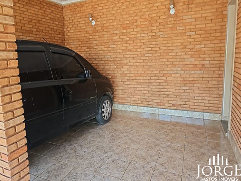 Casa com uma excelente localização no Jardim Centenário