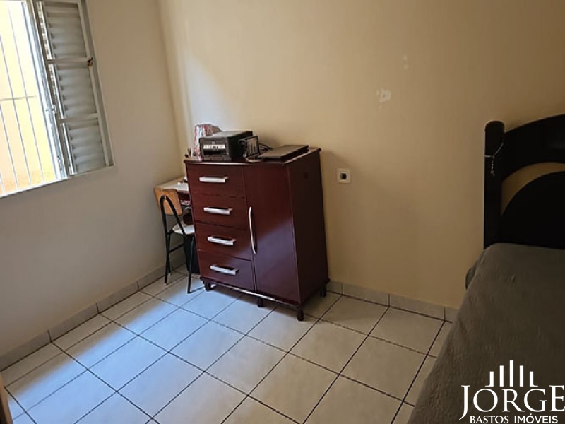 Casa com uma excelente localização no Jardim Centenário