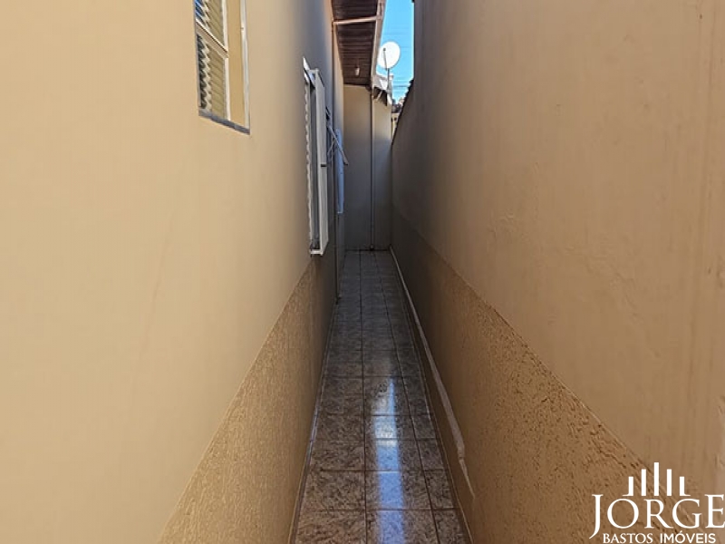 Casa com uma excelente localização no Jardim Centenário